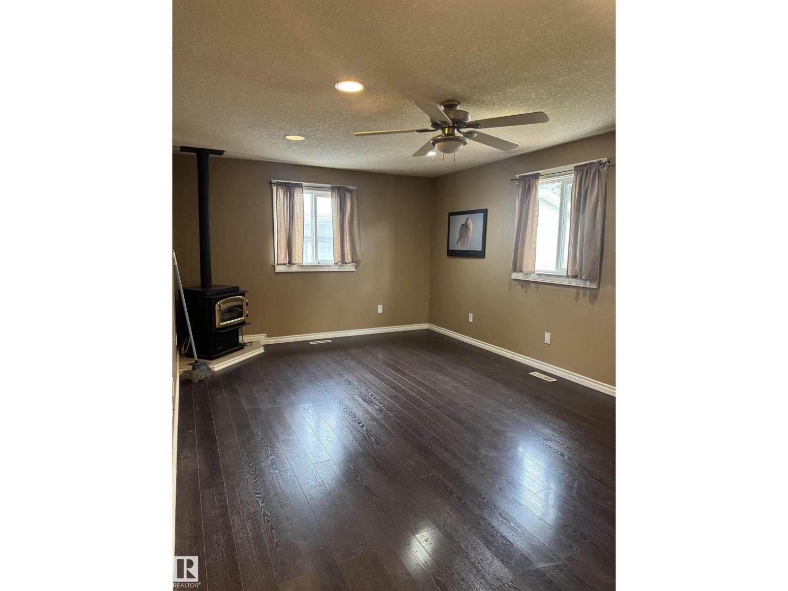 4531 47 St Property Photo 23