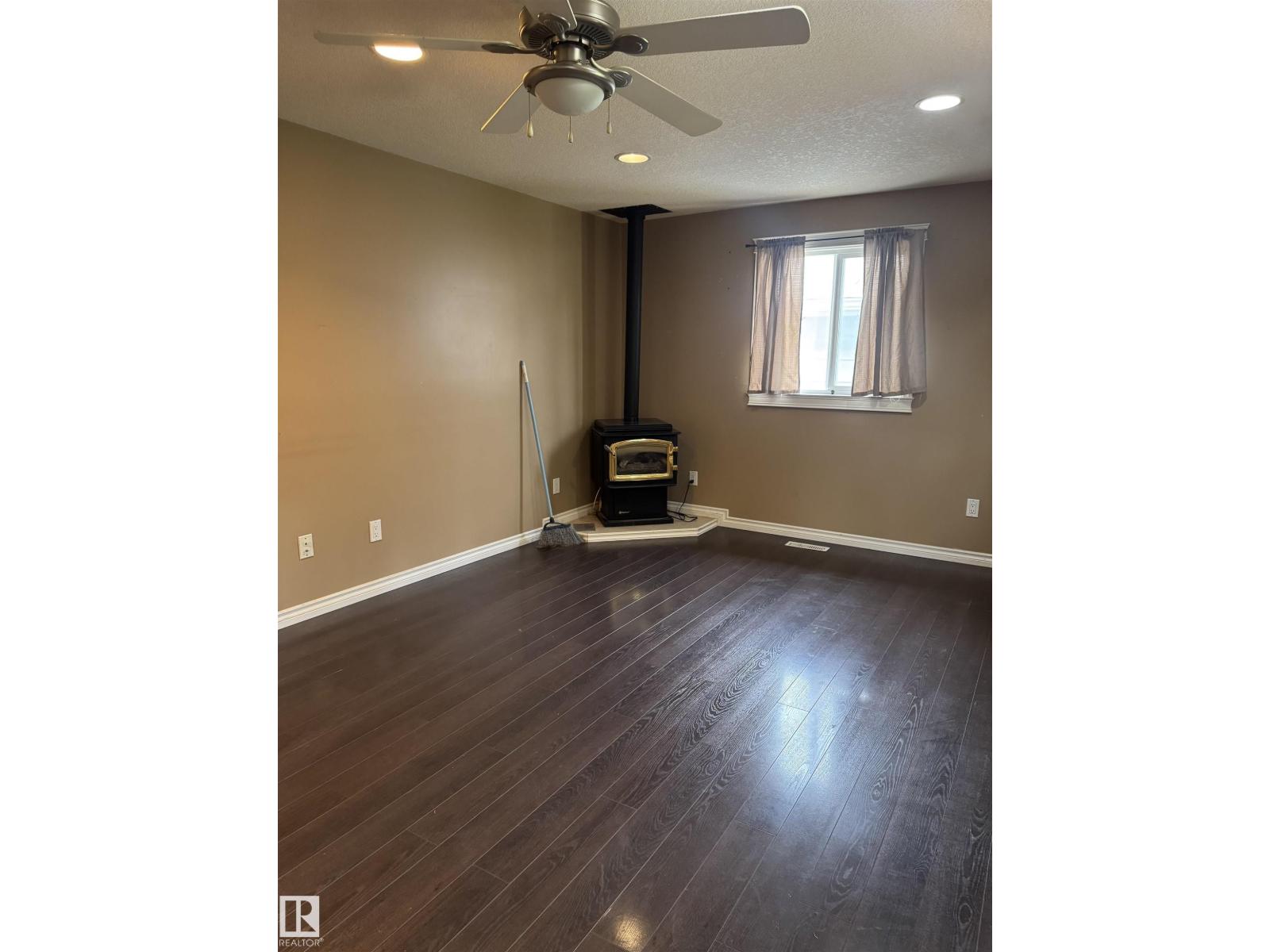 4531 47 St Property Photo 25