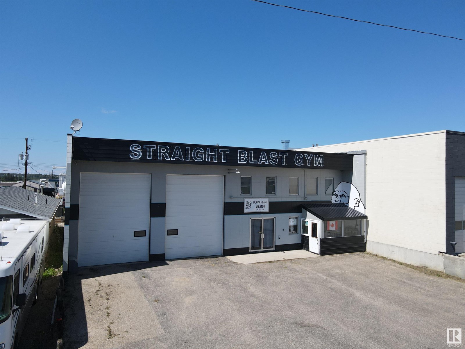 5516 53 Av Property Photo 3