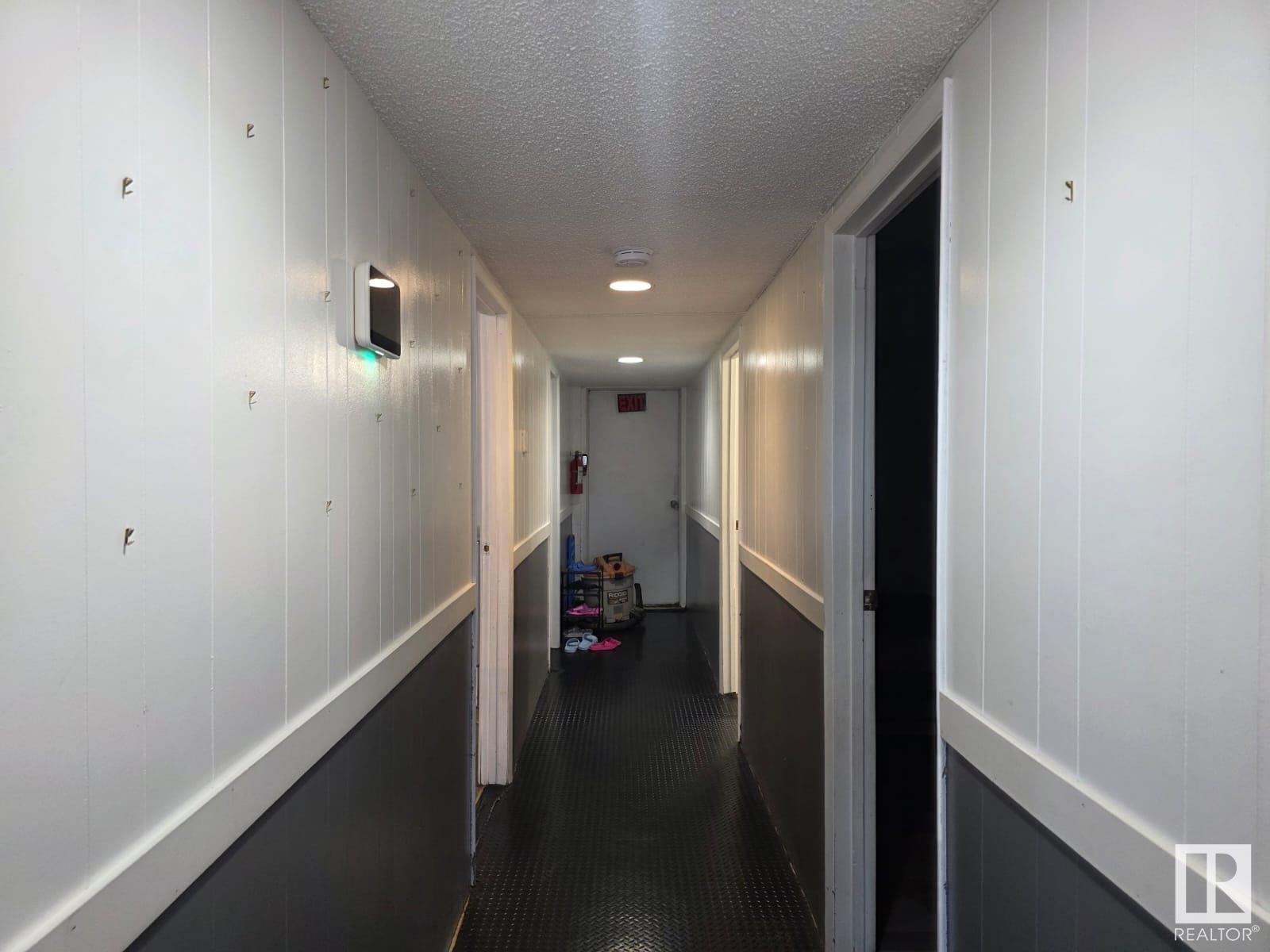 5516 53 Av Property Photo 11