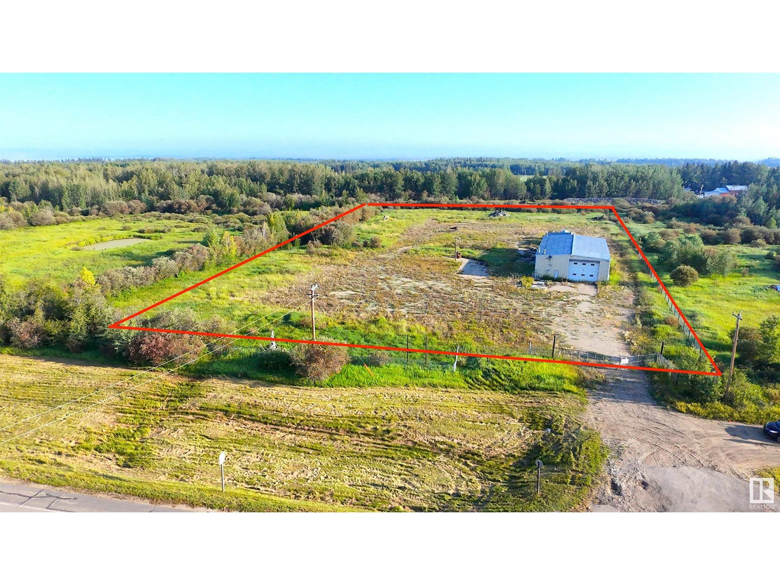 9218 16x Hi Property Photo 1