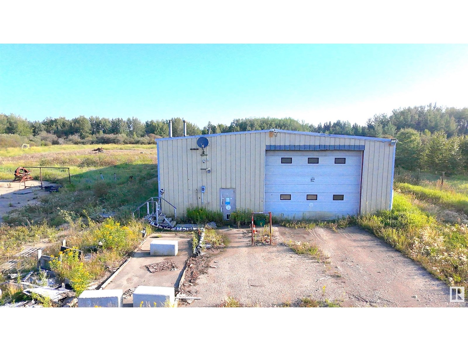 9218 16x Hi Property Photo 5