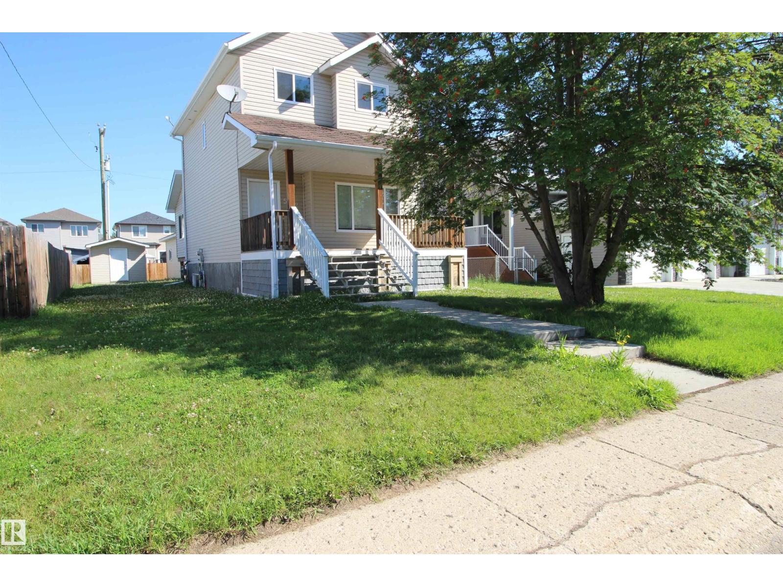 5002 52 Av Property Photo 1