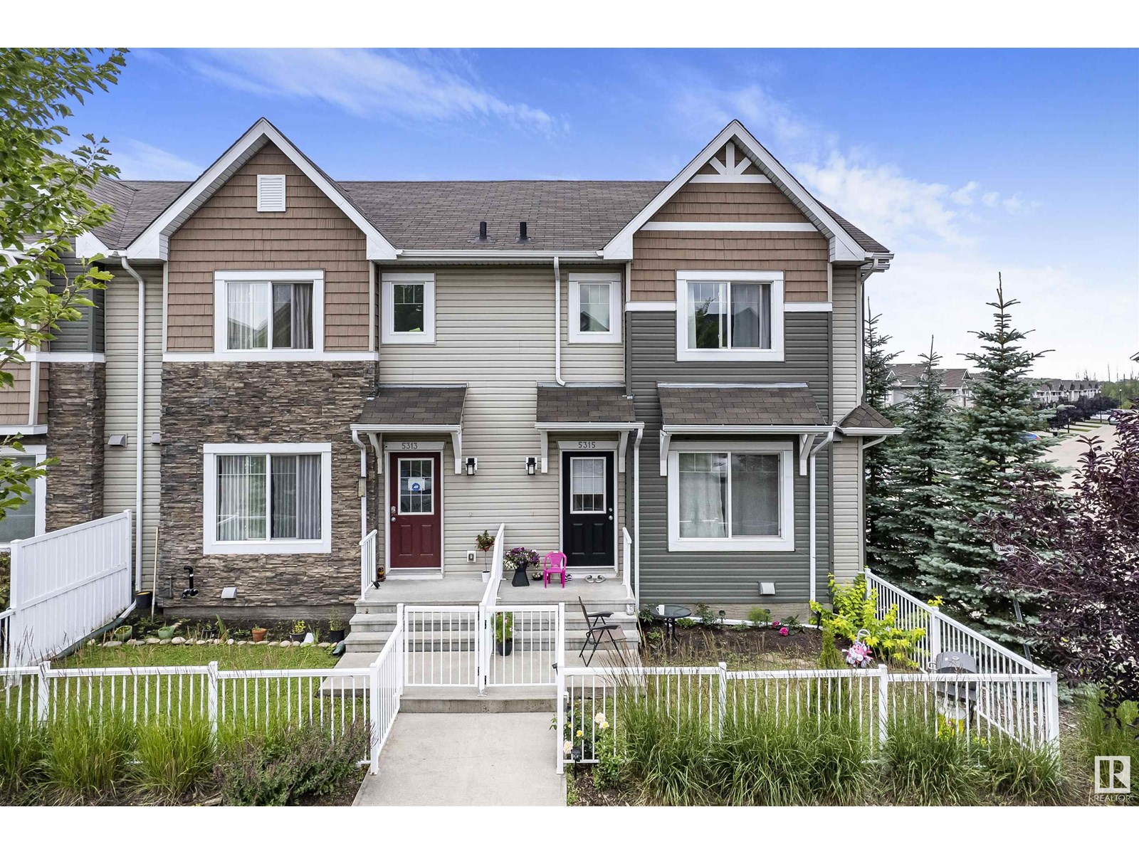 5313 3 Av Sw Sw Property Photo 1