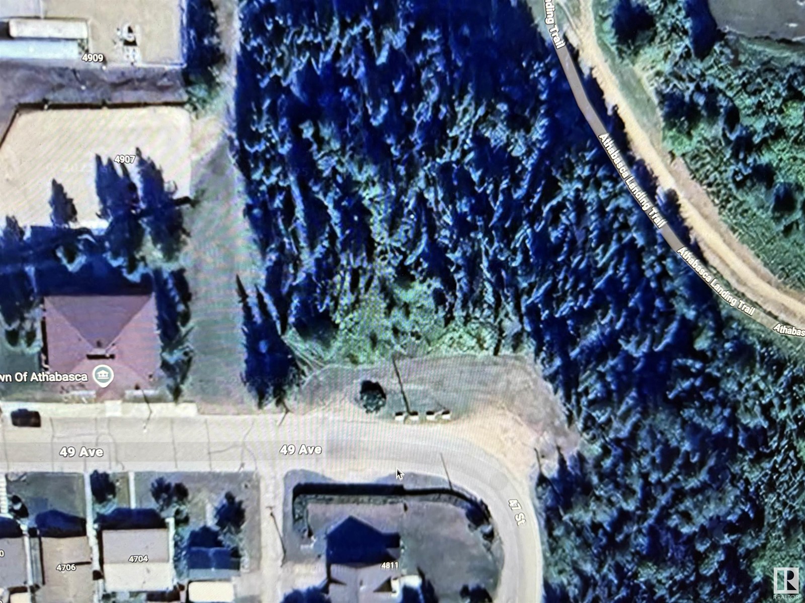4701 49 Av Property Photo 1