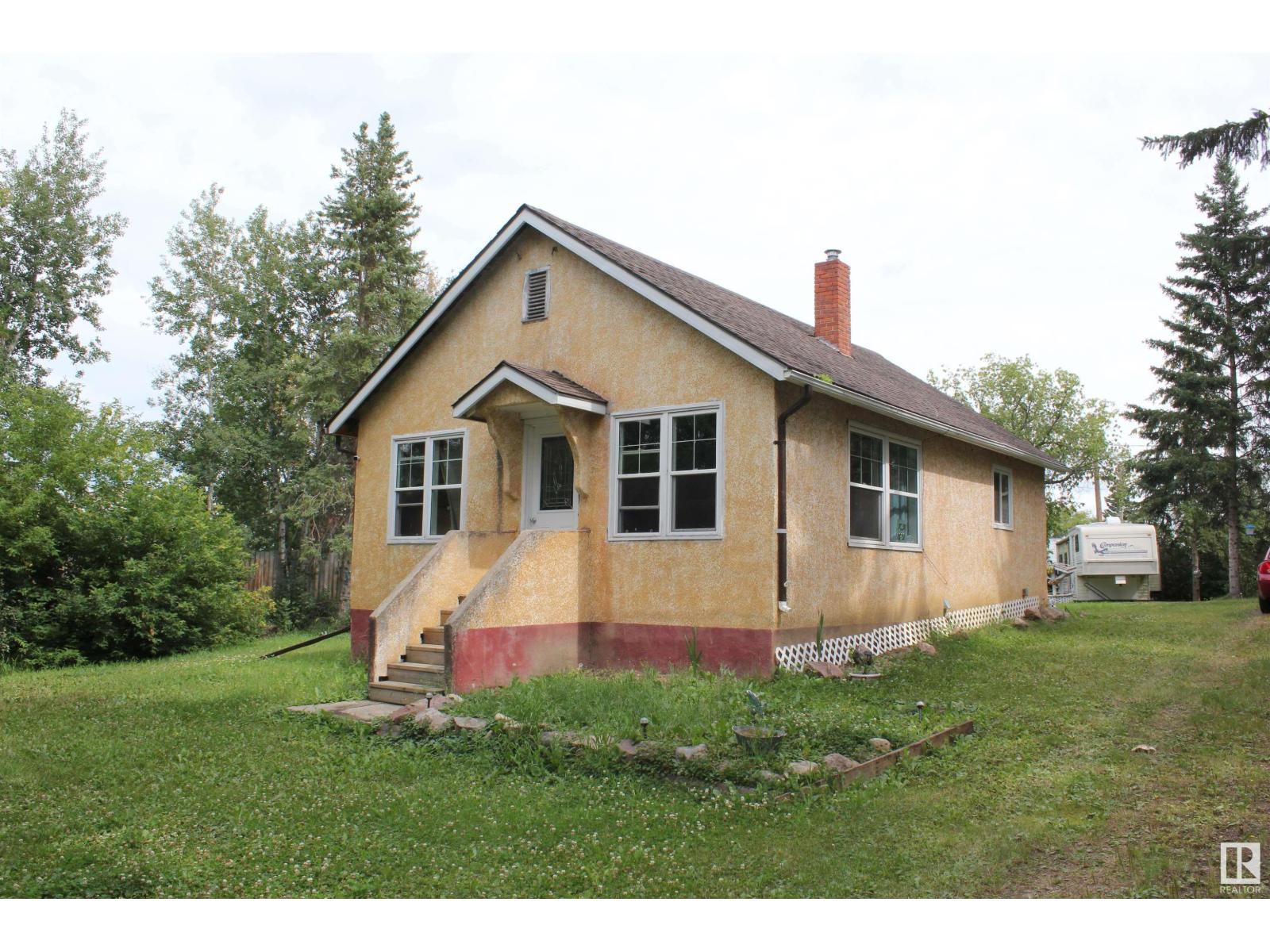 12 Main Road Property Photo 1