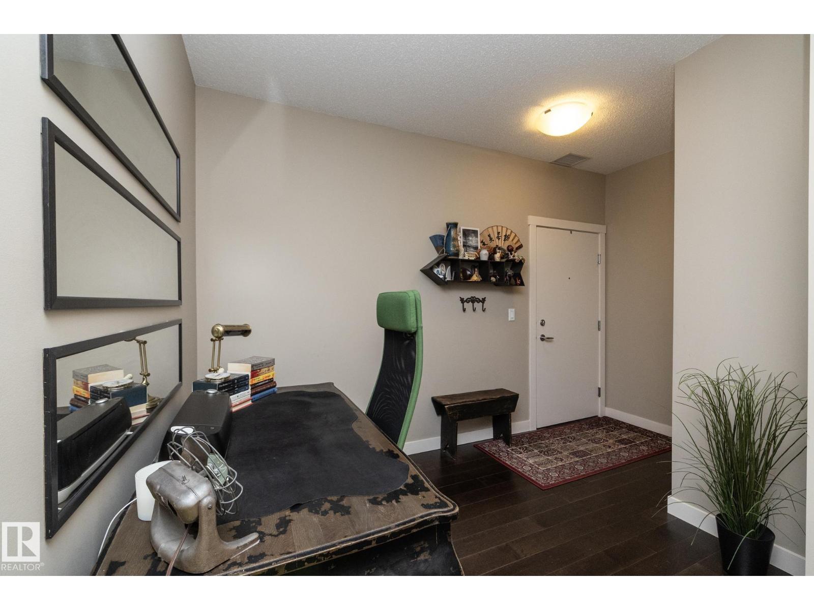 #402 2207 44 Av Nw Property Photo 3