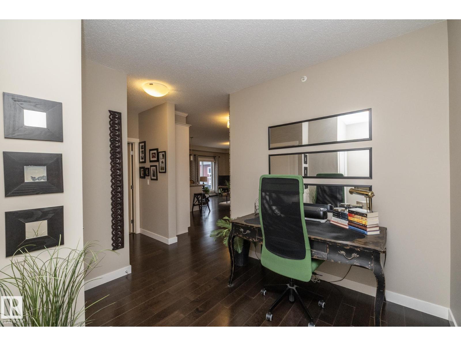 #402 2207 44 Av Nw Property Photo 5