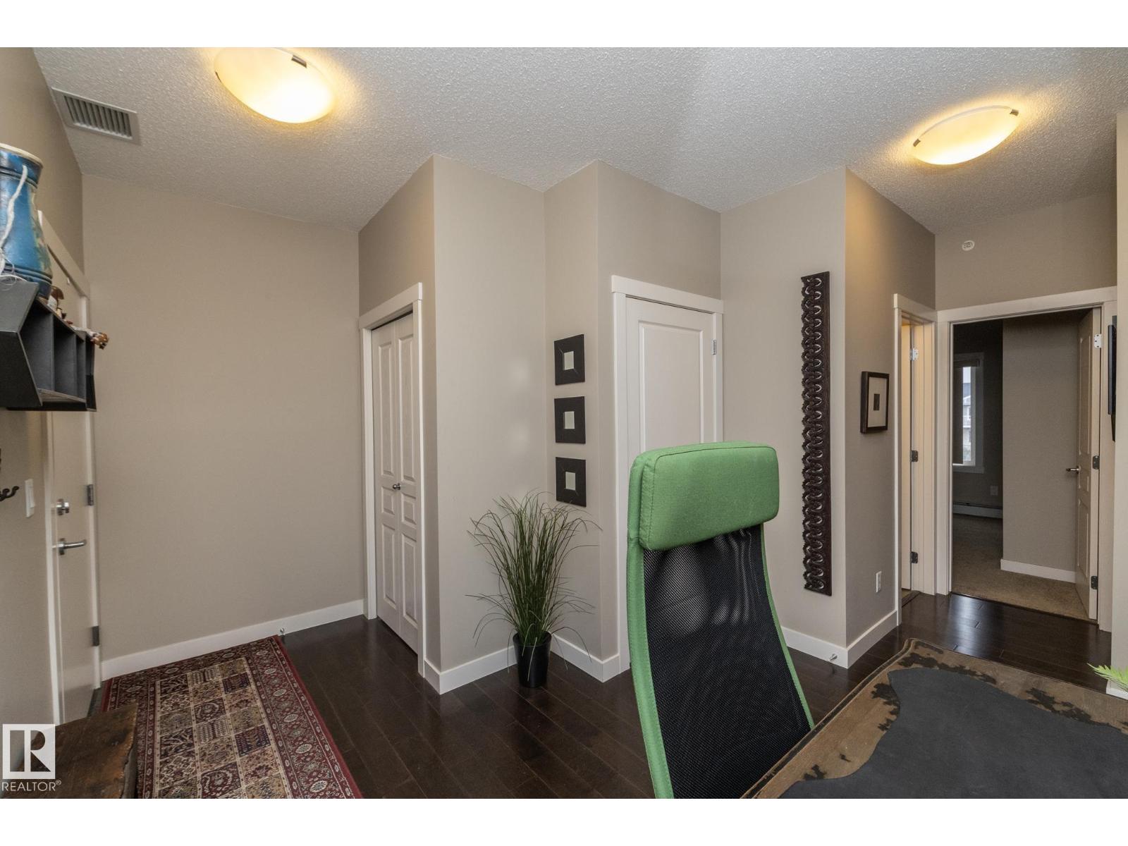 #402 2207 44 Av Nw Property Photo 6