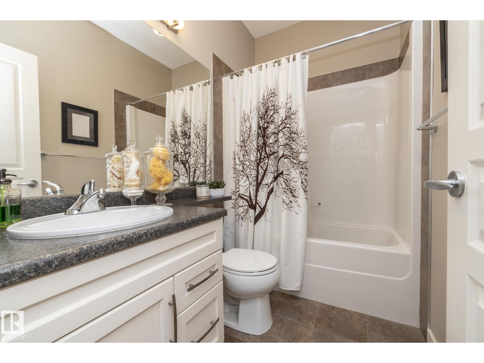 #402 2207 44 Av Nw Property Photo 11