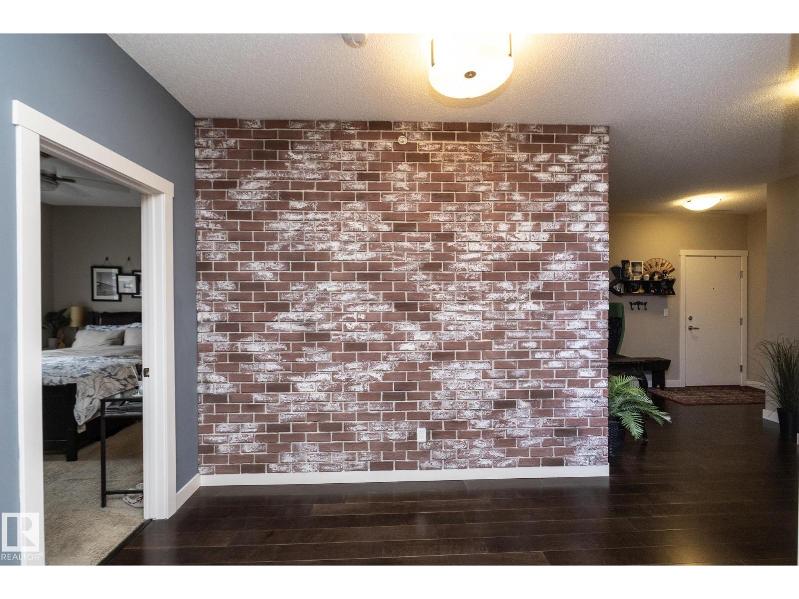 #402 2207 44 Av Nw Property Photo 12