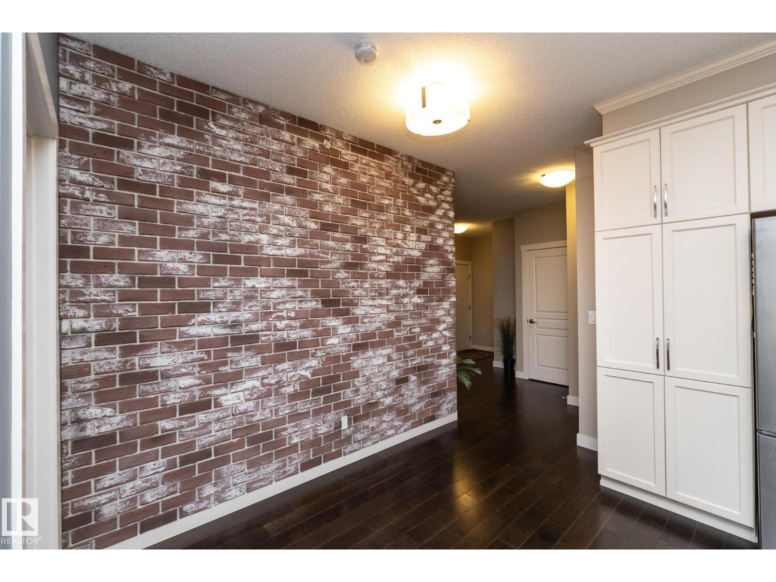 #402 2207 44 Av Nw Property Photo 13