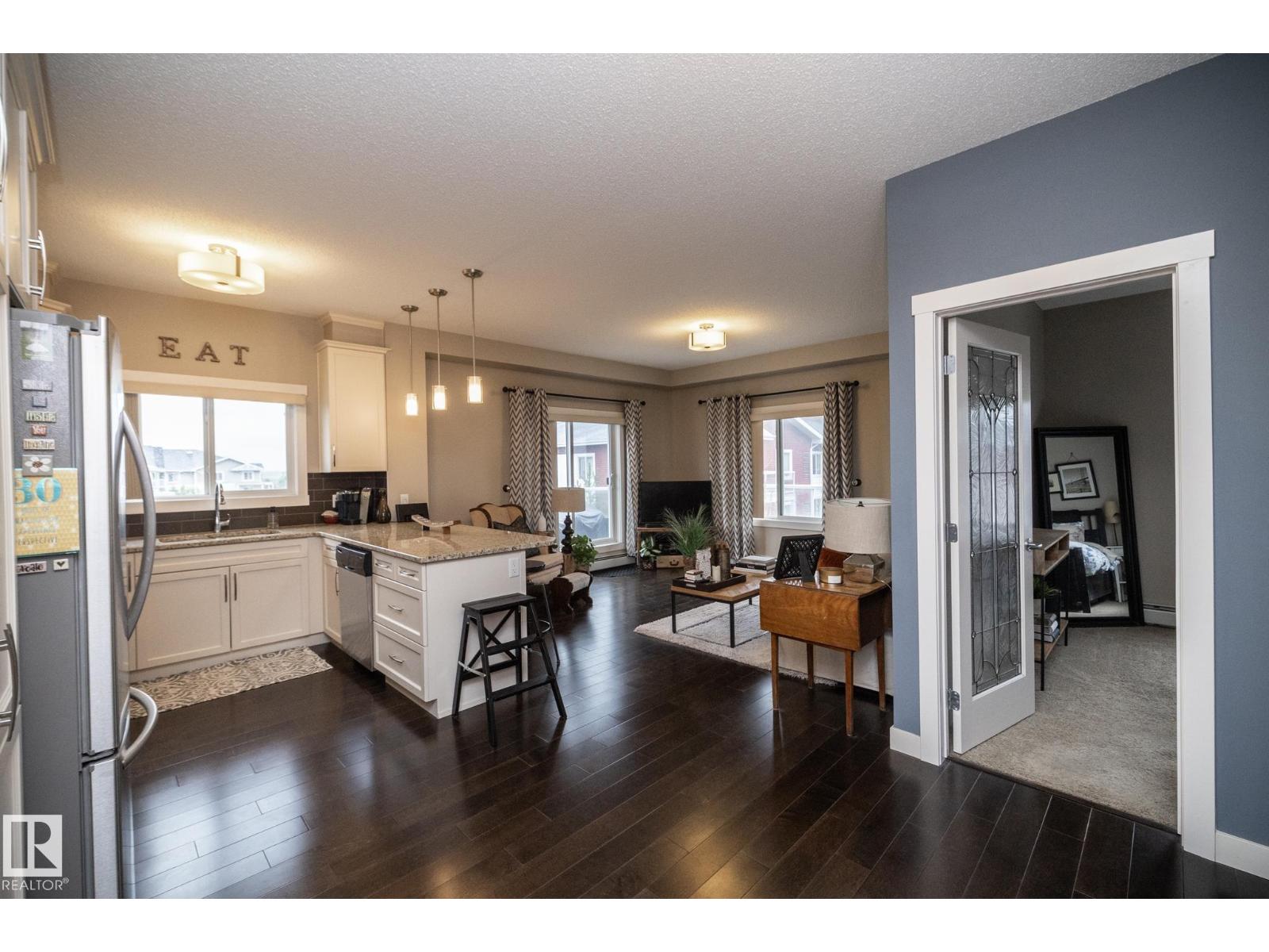 #402 2207 44 Av Nw Property Photo 14