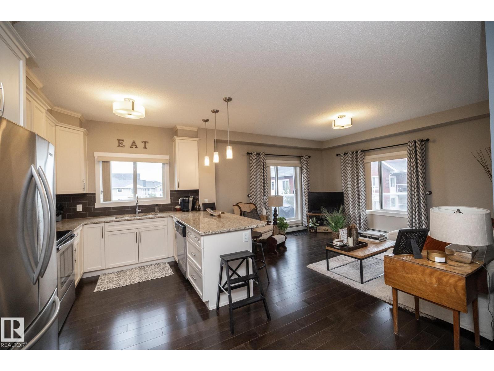 #402 2207 44 Av Nw Property Photo 16