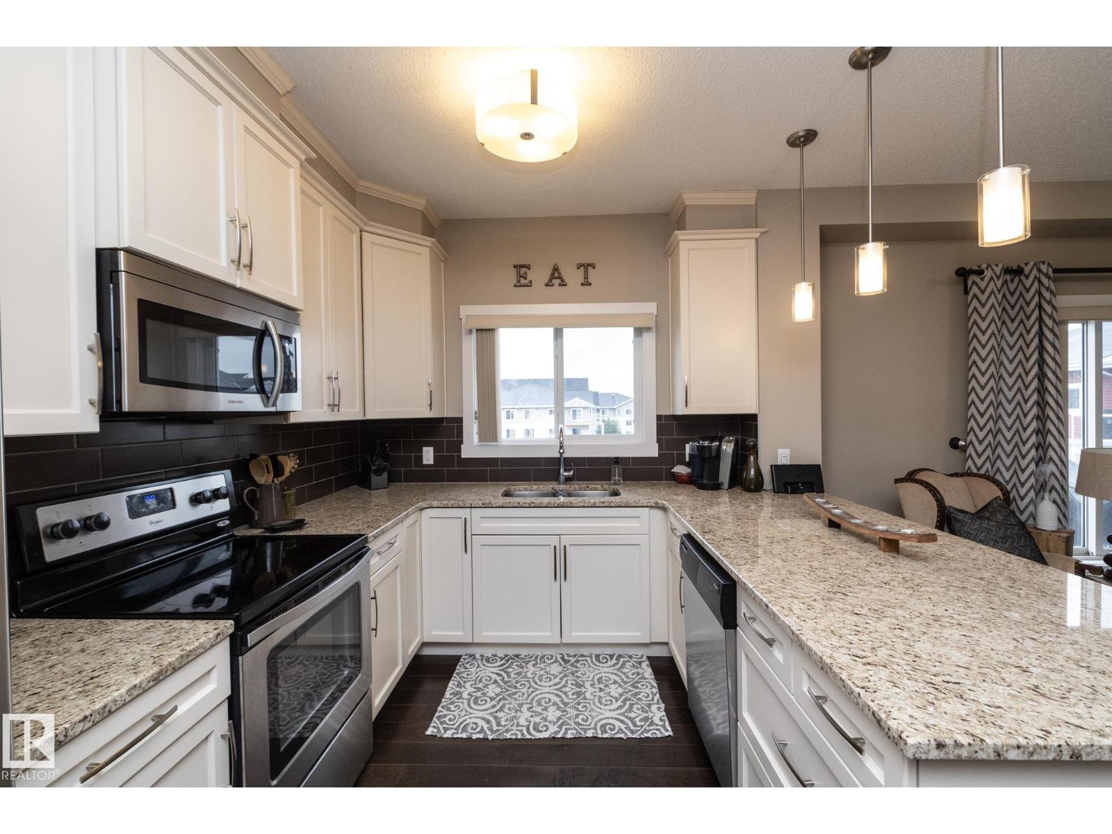 #402 2207 44 Av Nw Property Photo 18