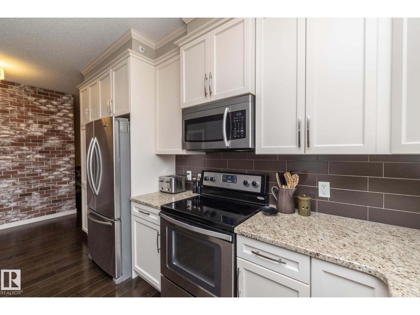 #402 2207 44 Av Nw Property Photo 20