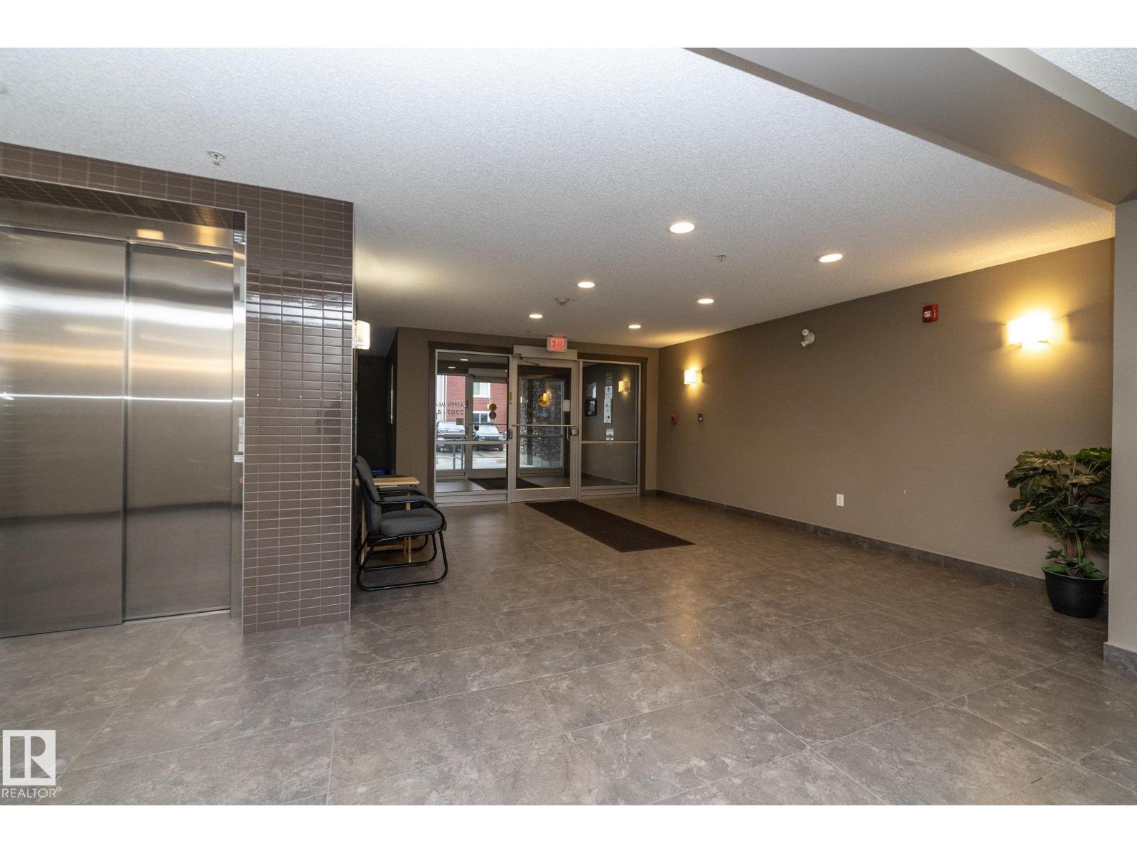 #402 2207 44 Av Nw Property Photo 45