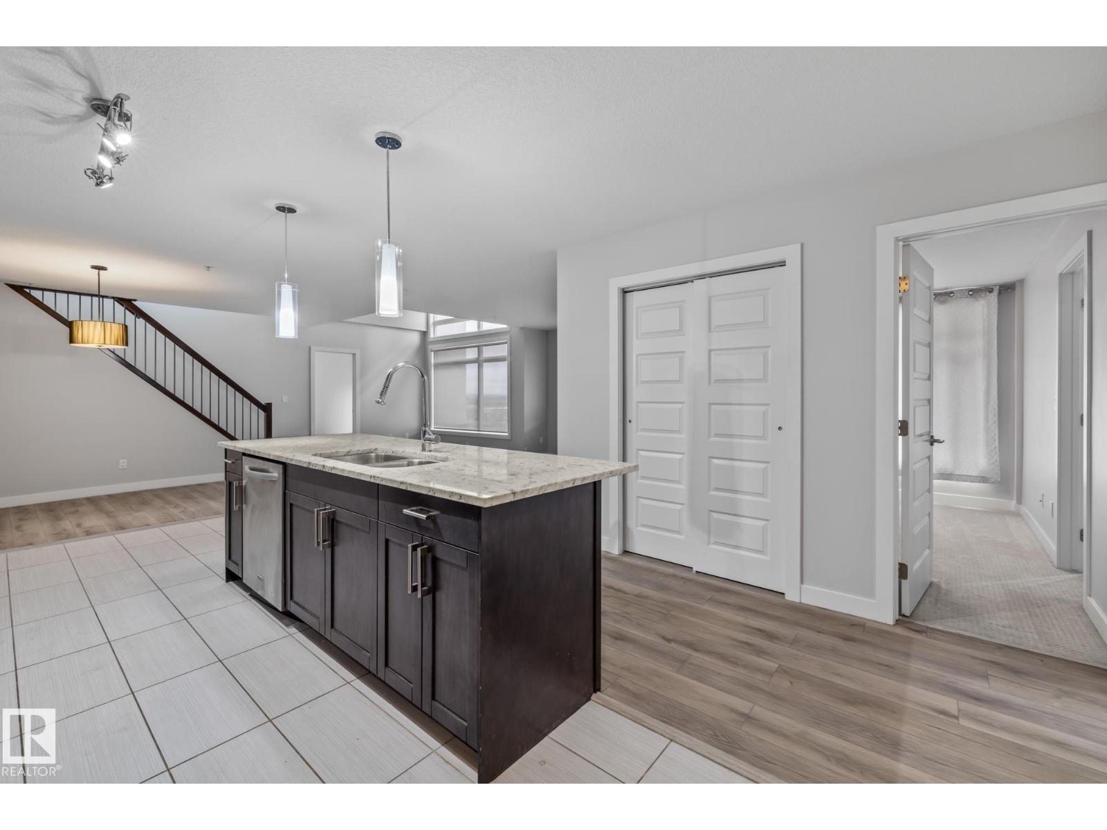#810 5151 Windermere Bv Sw Property Photo 5