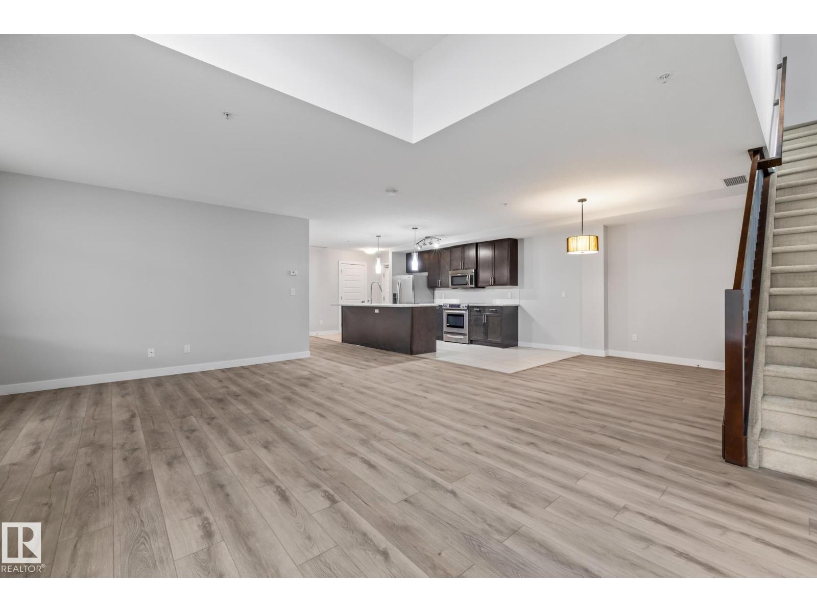 #810 5151 Windermere Bv Sw Property Photo 6