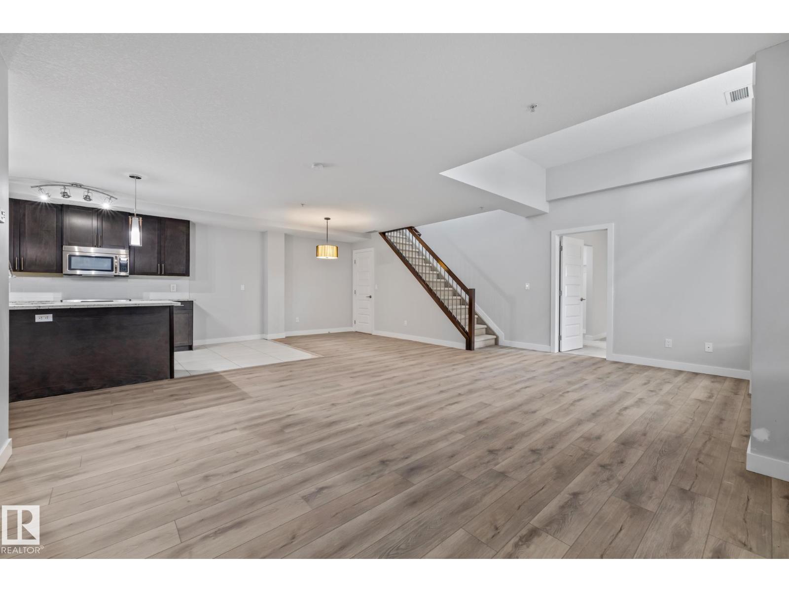 #810 5151 Windermere Bv Sw Property Photo 7
