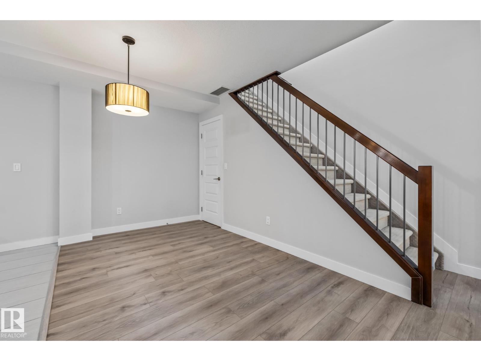 #810 5151 Windermere Bv Sw Property Photo 14