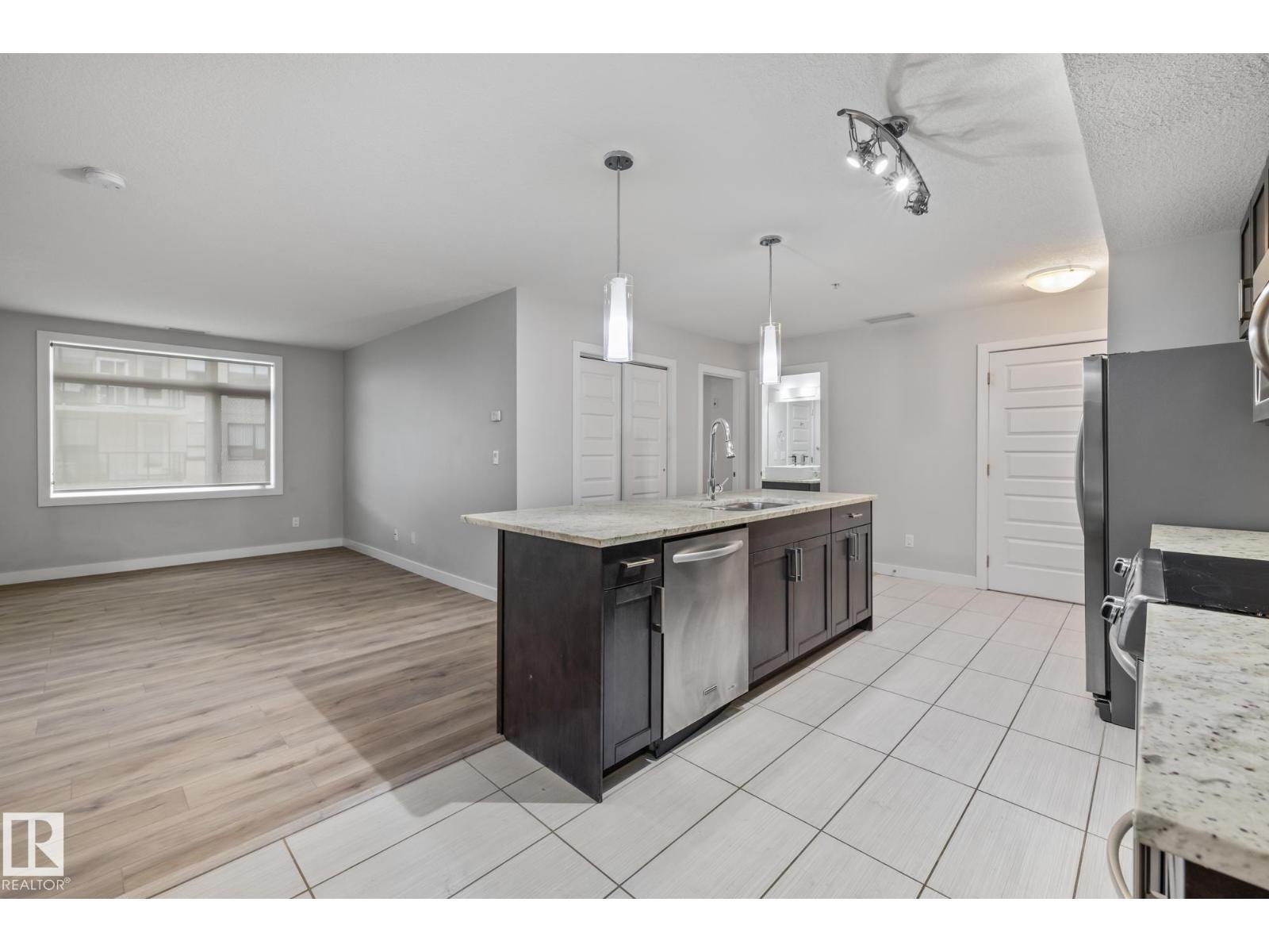 #810 5151 Windermere Bv Sw Property Photo 17