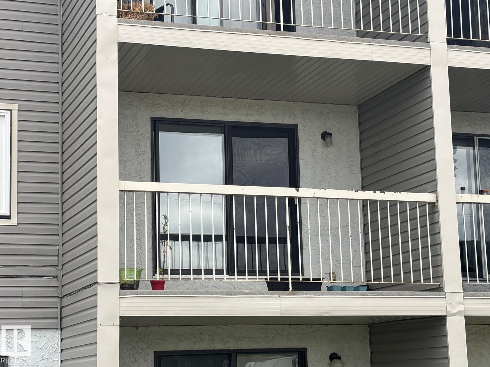 #209 5705 51 St Property Photo 3