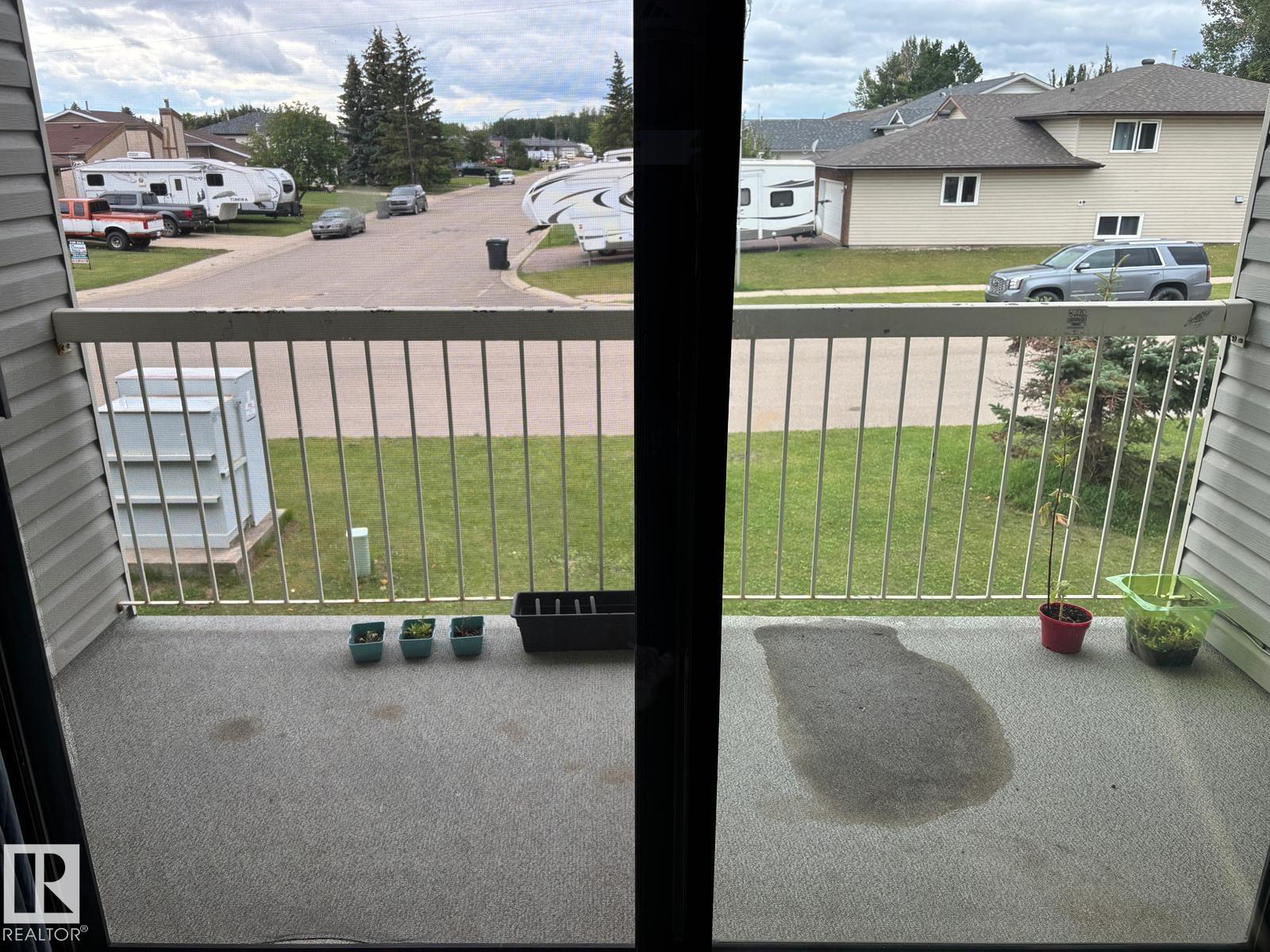 #209 5705 51 St Property Photo 4