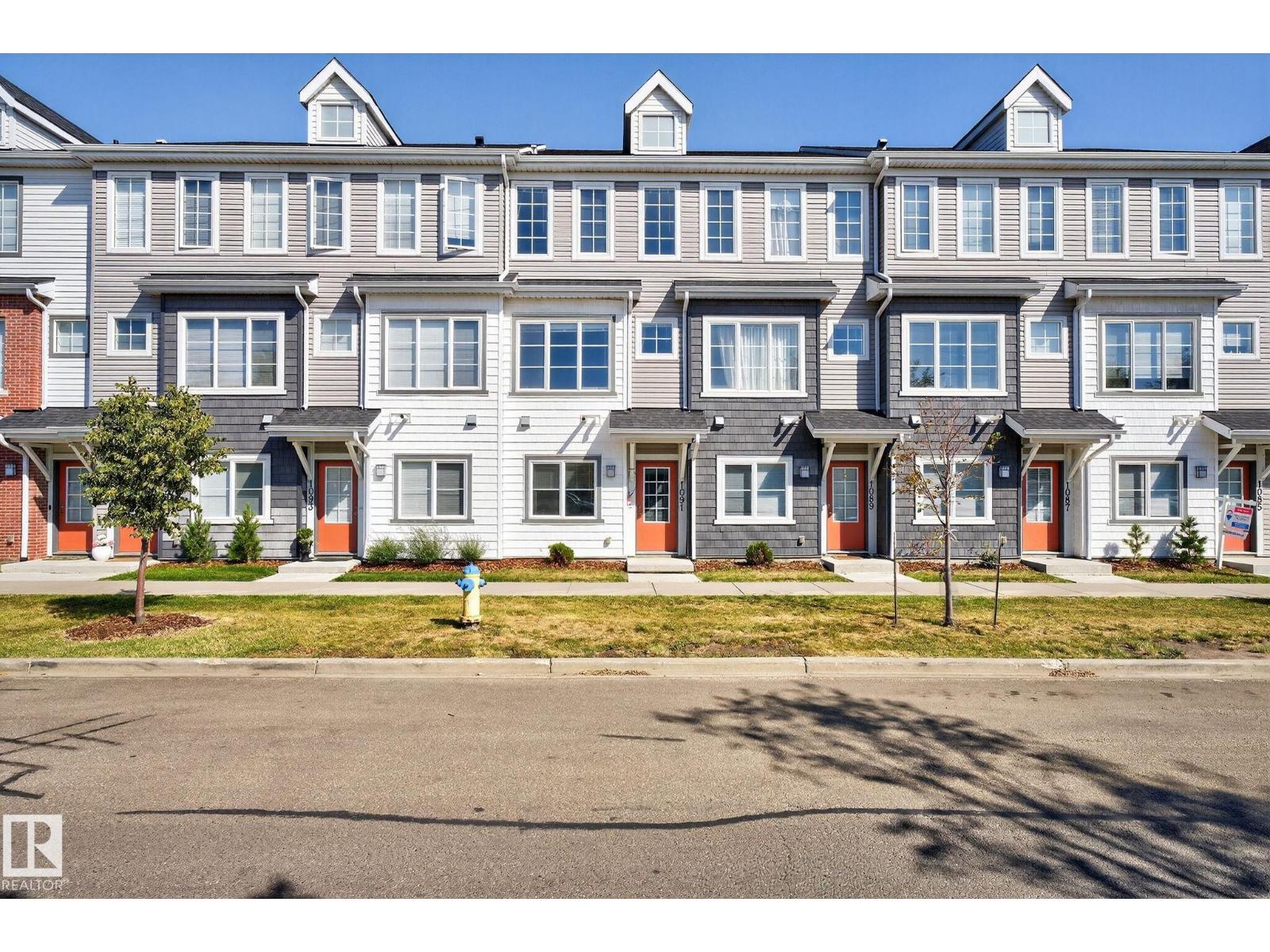 1091 GAULT BV NW Property Photo 1