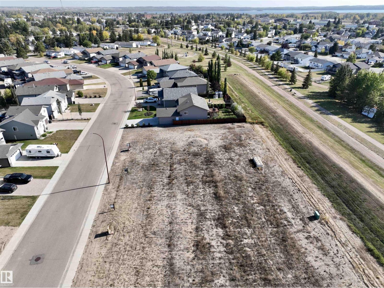 5557 55 Av Property Photo 1