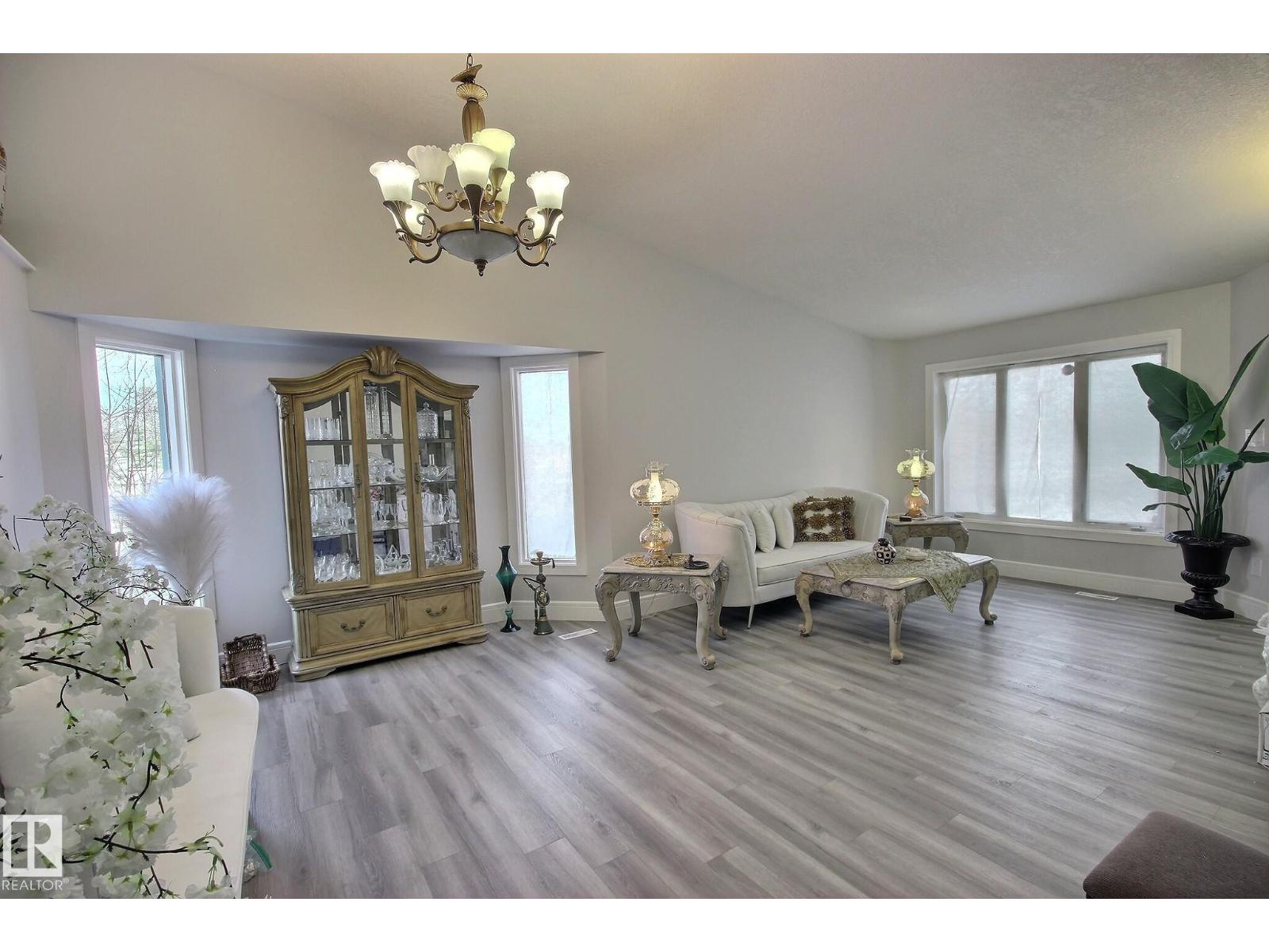 10735 Beaumaris Rd Nw Property Photo 3