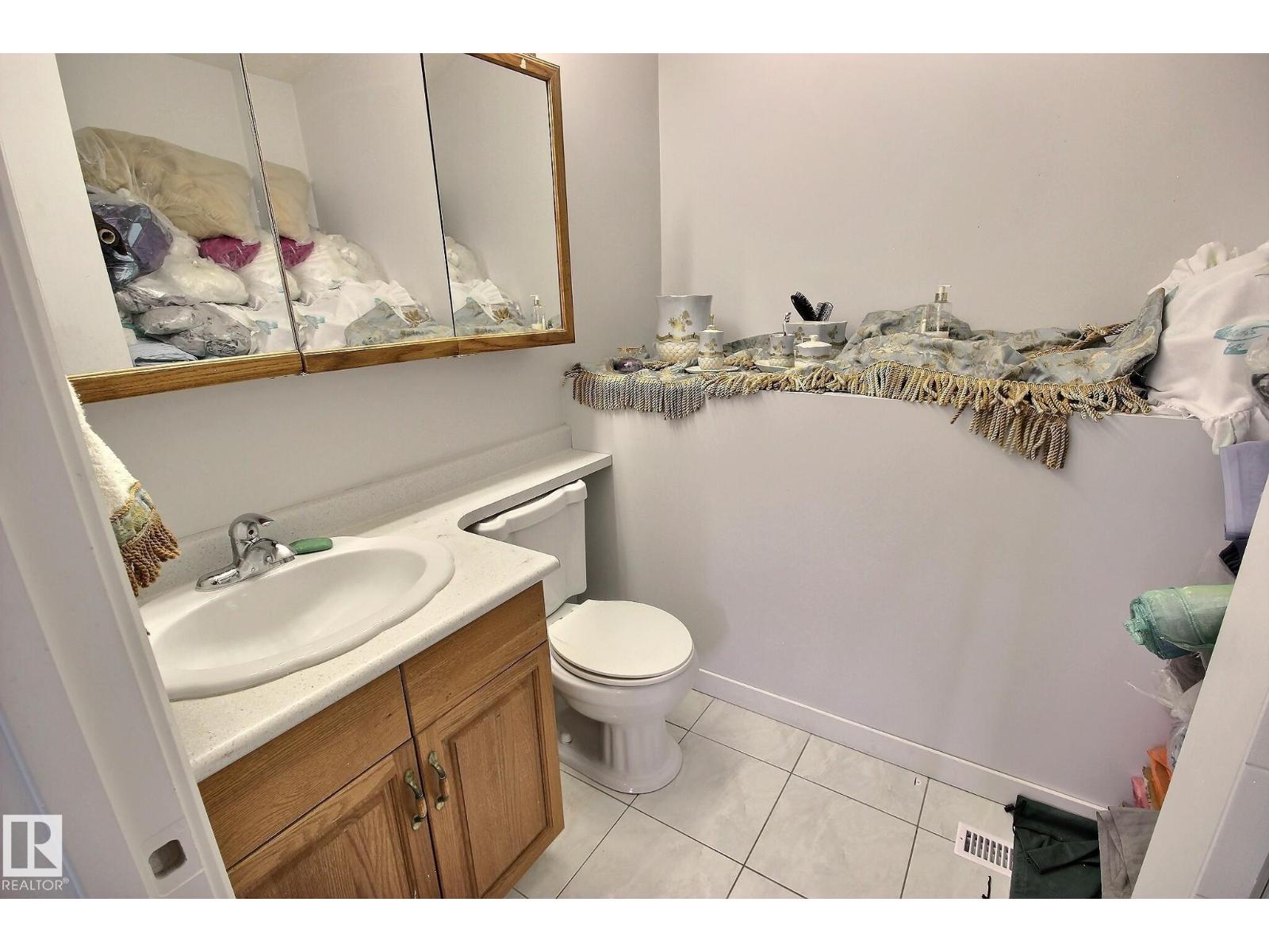 10735 Beaumaris Rd Nw Property Photo 6