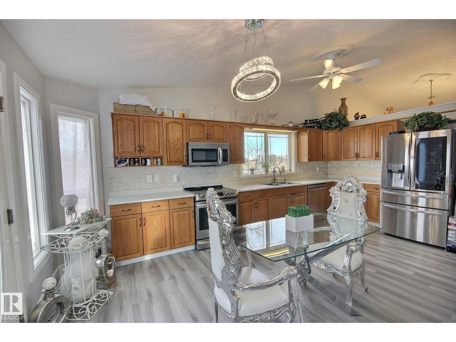 10735 Beaumaris Rd Nw Property Photo 8