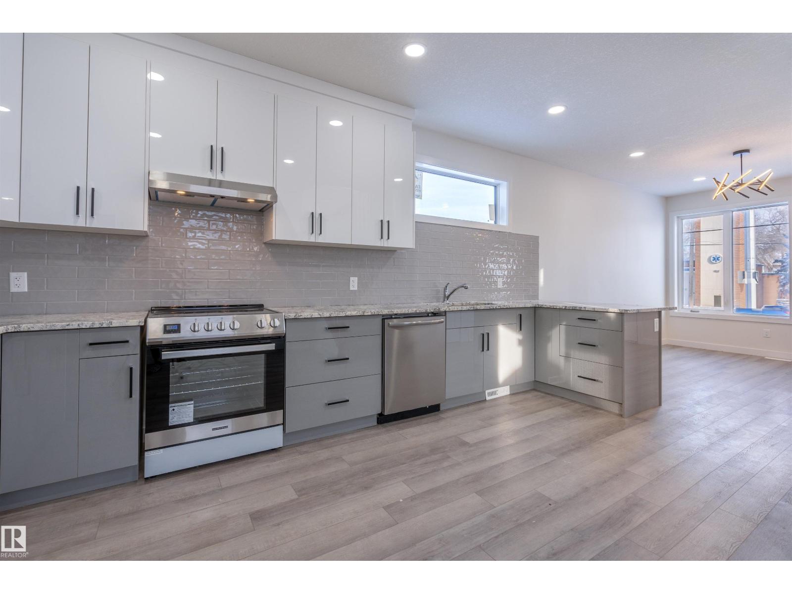 10446 142 ST NW