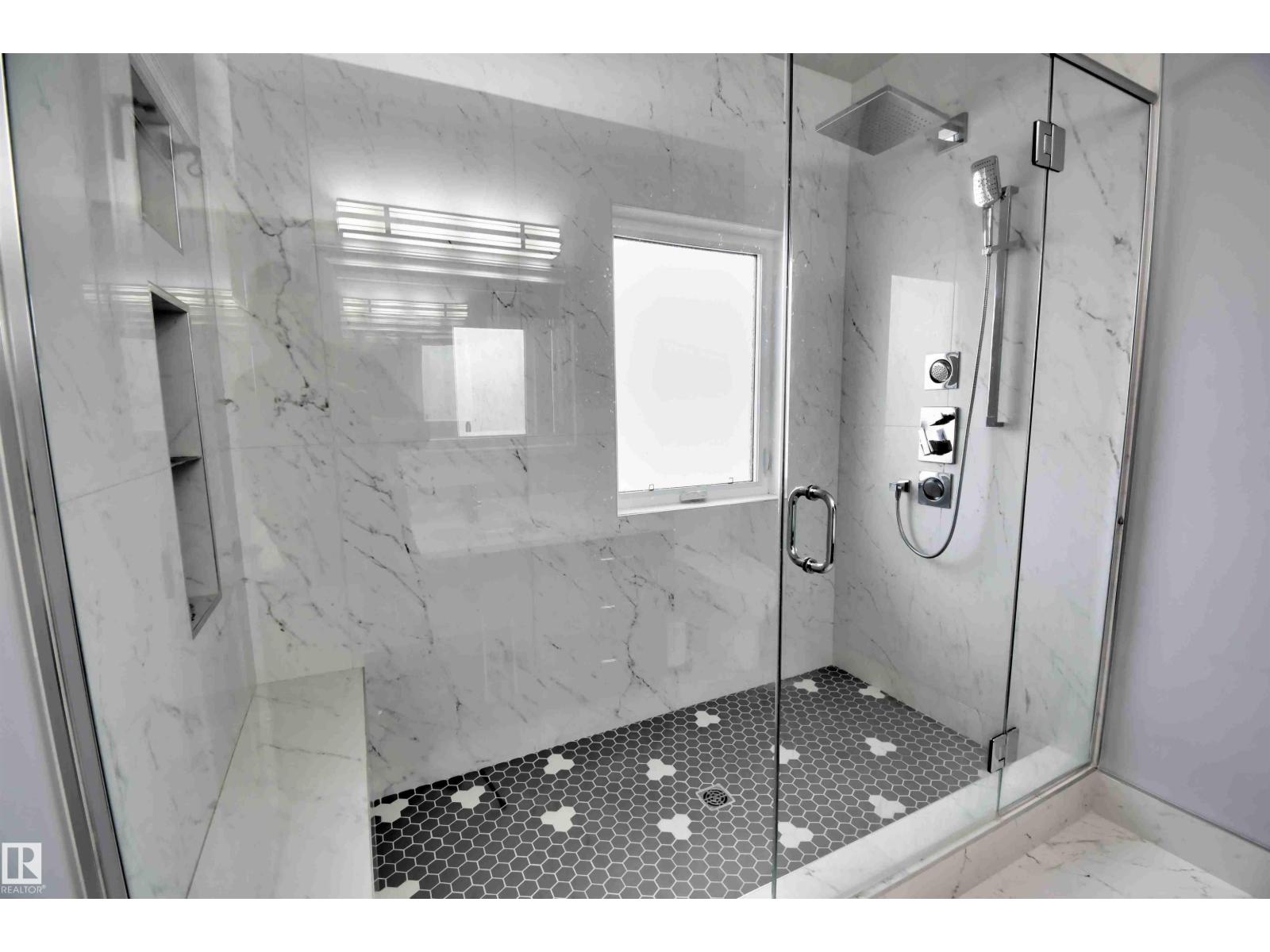 4409 44 St Property Photo 20