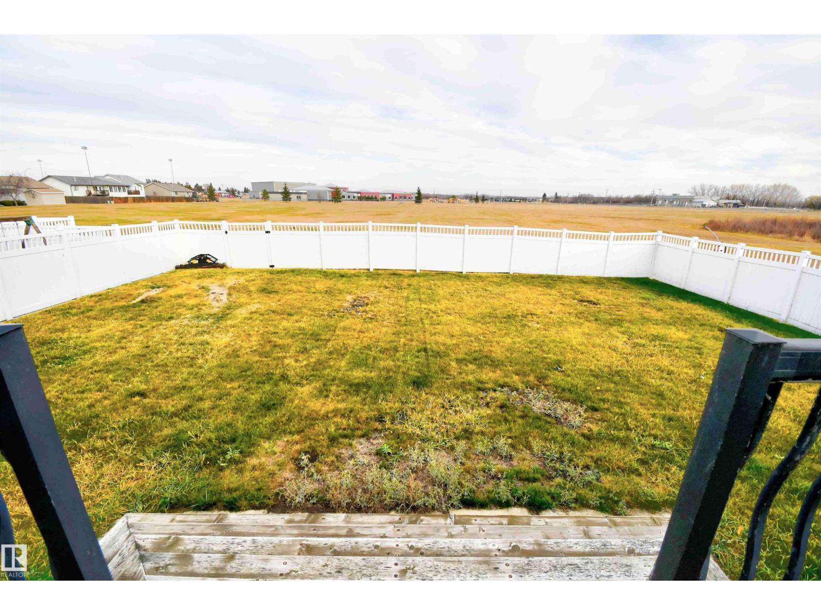 4409 44 St Property Photo 40