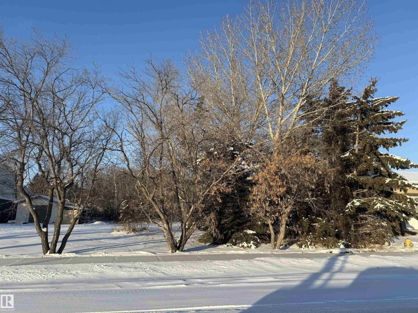 5318 Railway Av Property Photo 2