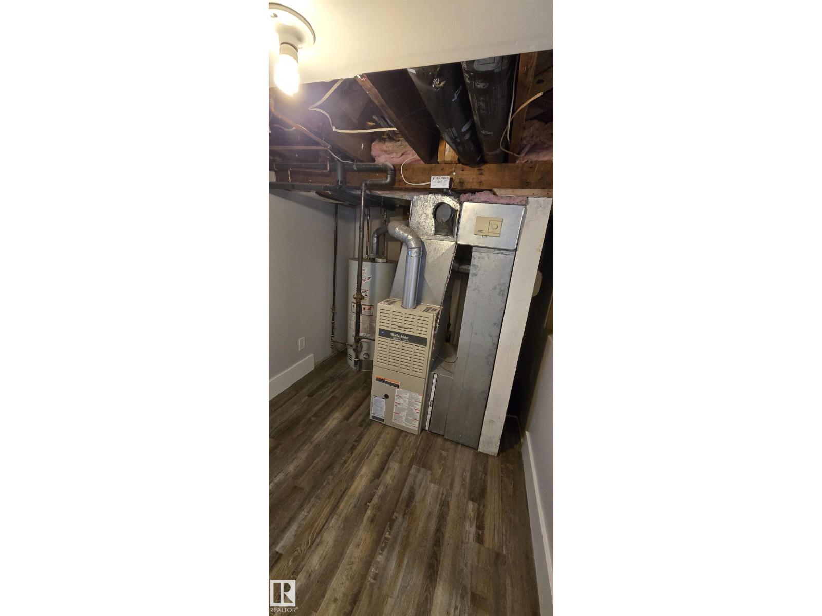 5023 53 St Property Photo 8