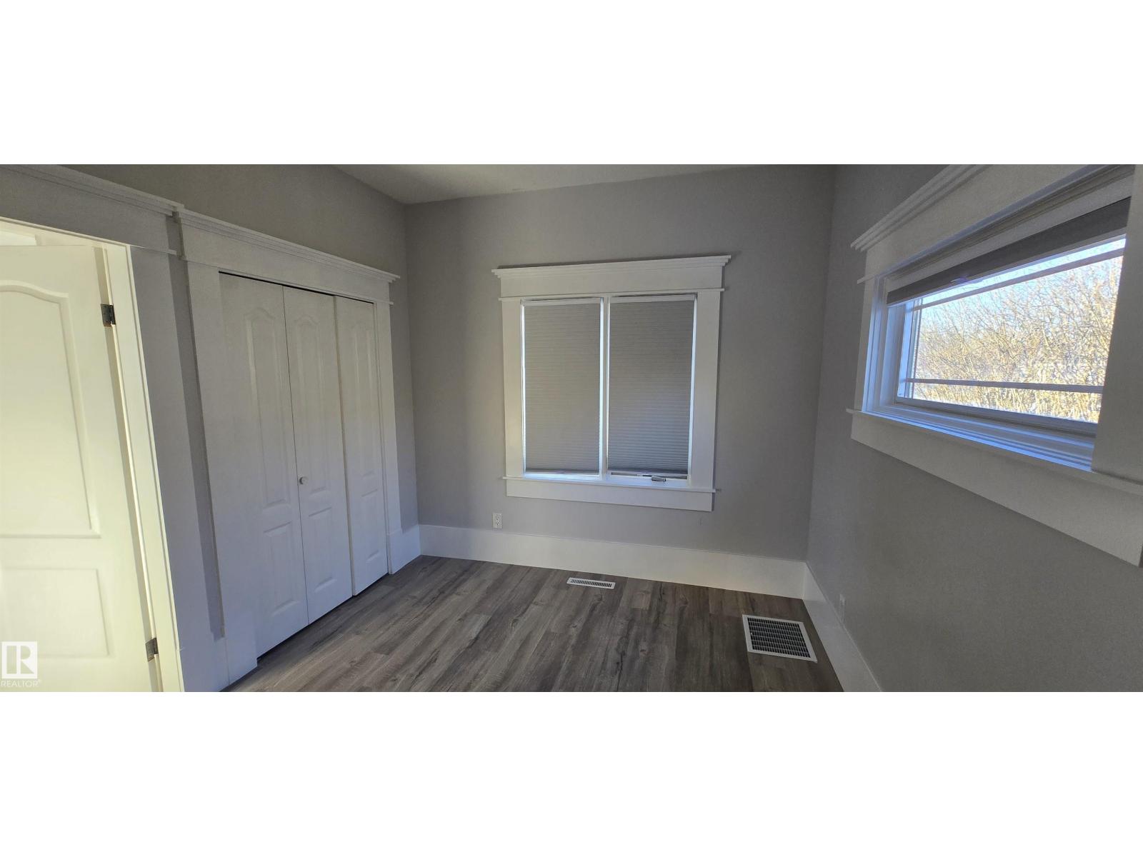 5023 53 St Property Photo 14