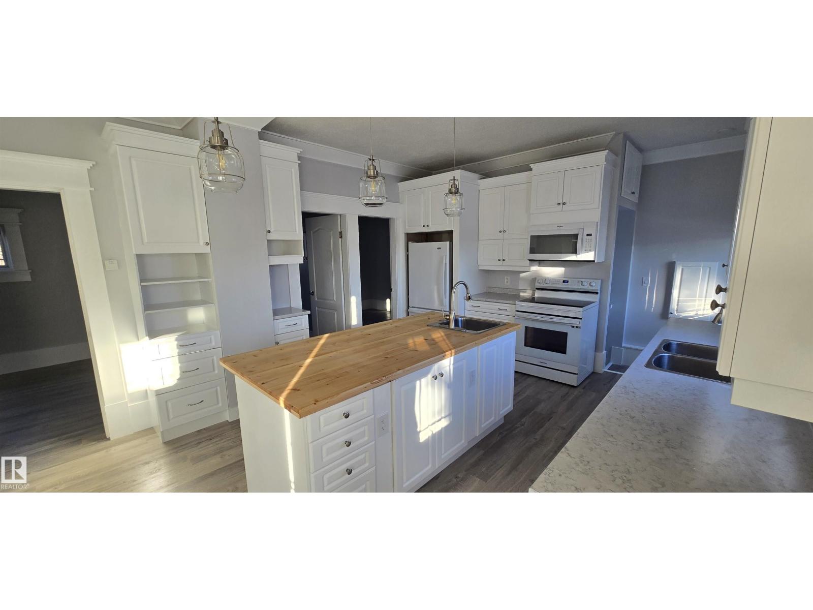 5023 53 St Property Photo 16