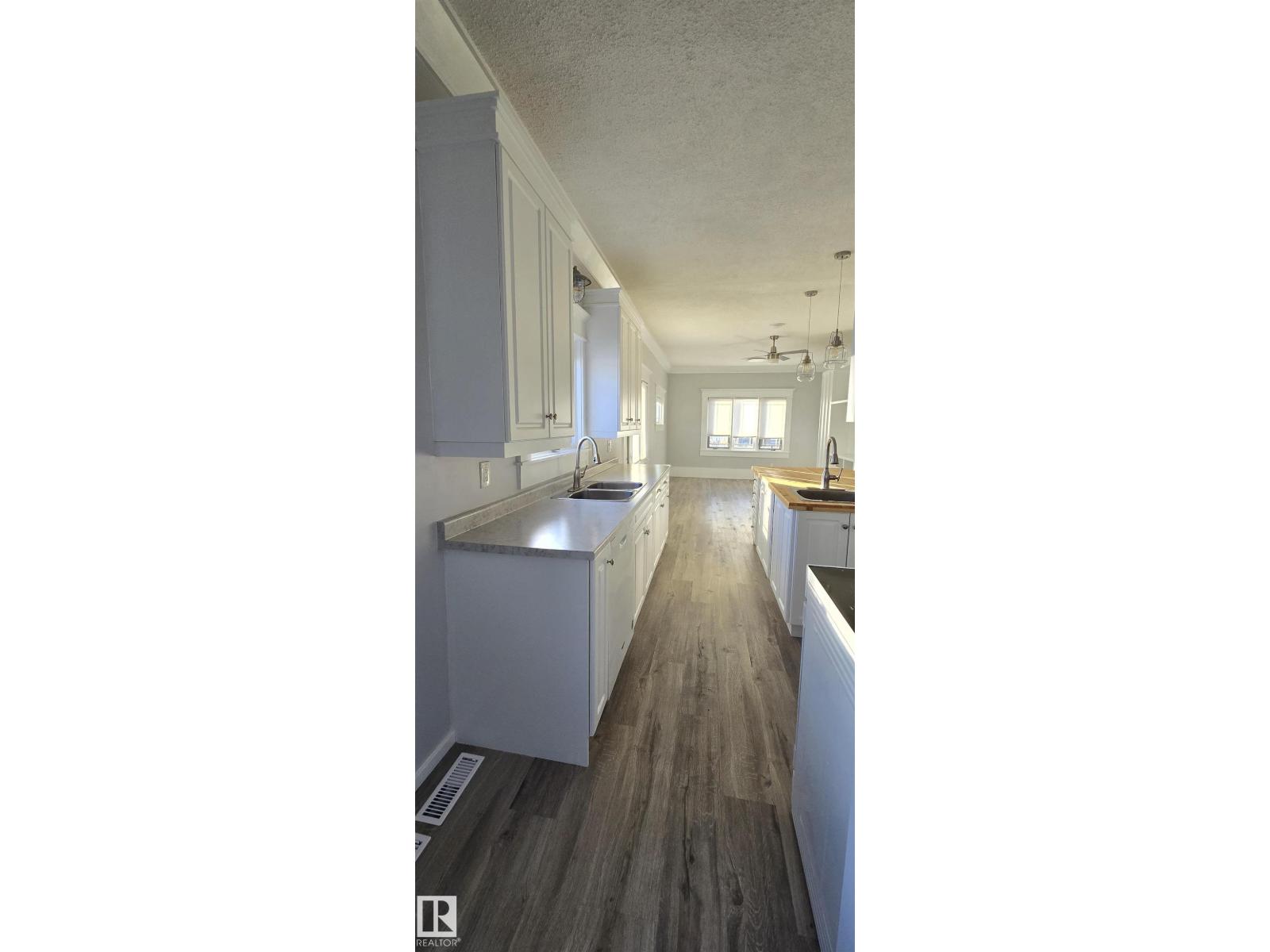 5023 53 St Property Photo 21