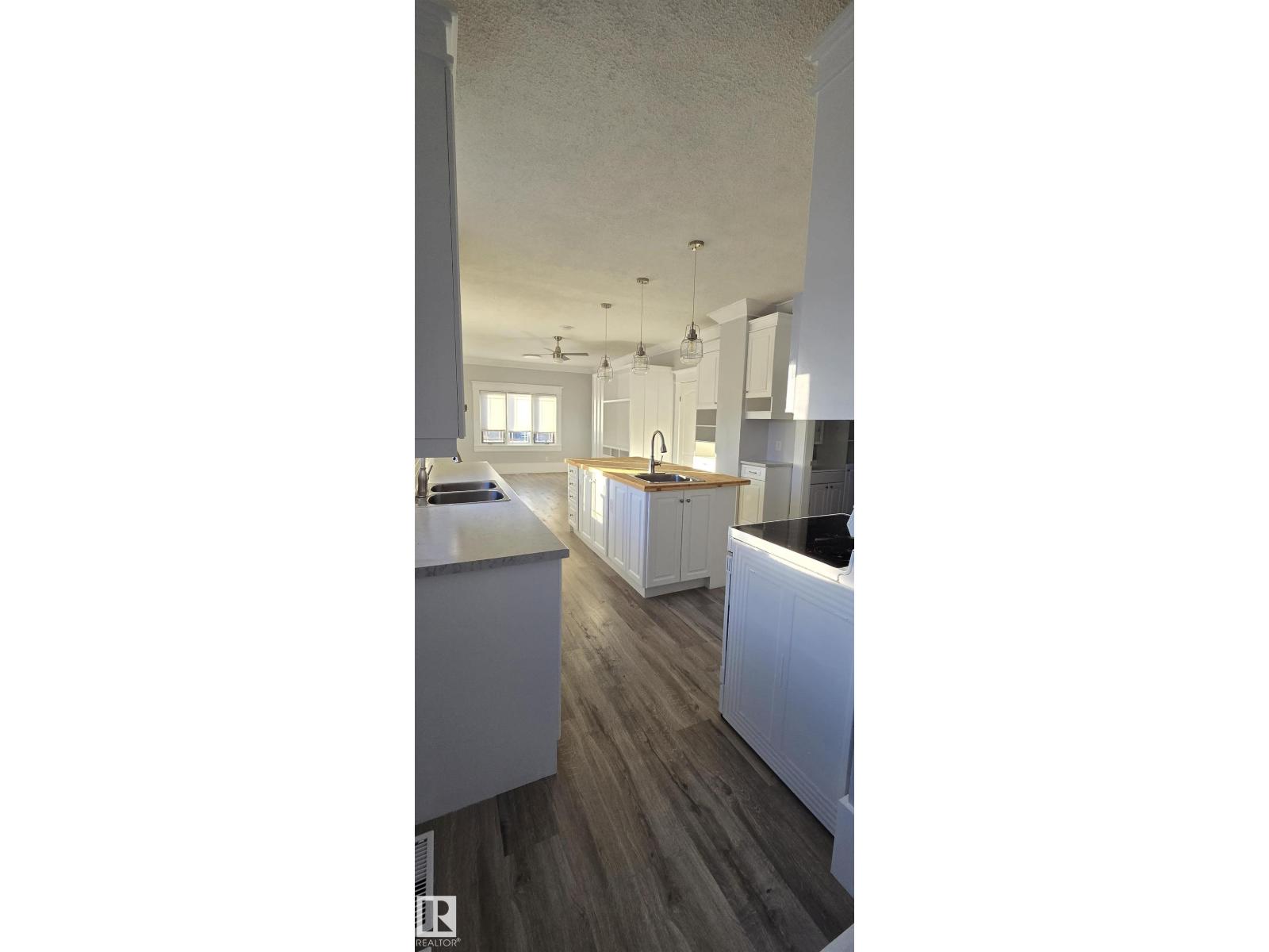 5023 53 St Property Photo 22