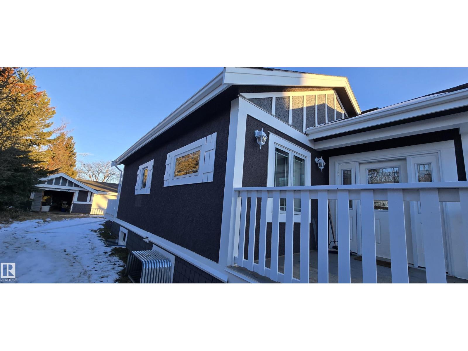 5023 53 St Property Photo 23