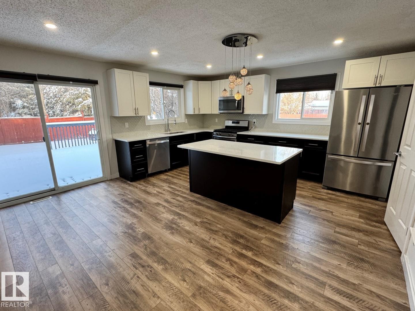 18404 66 Av Nw Property Photo 4