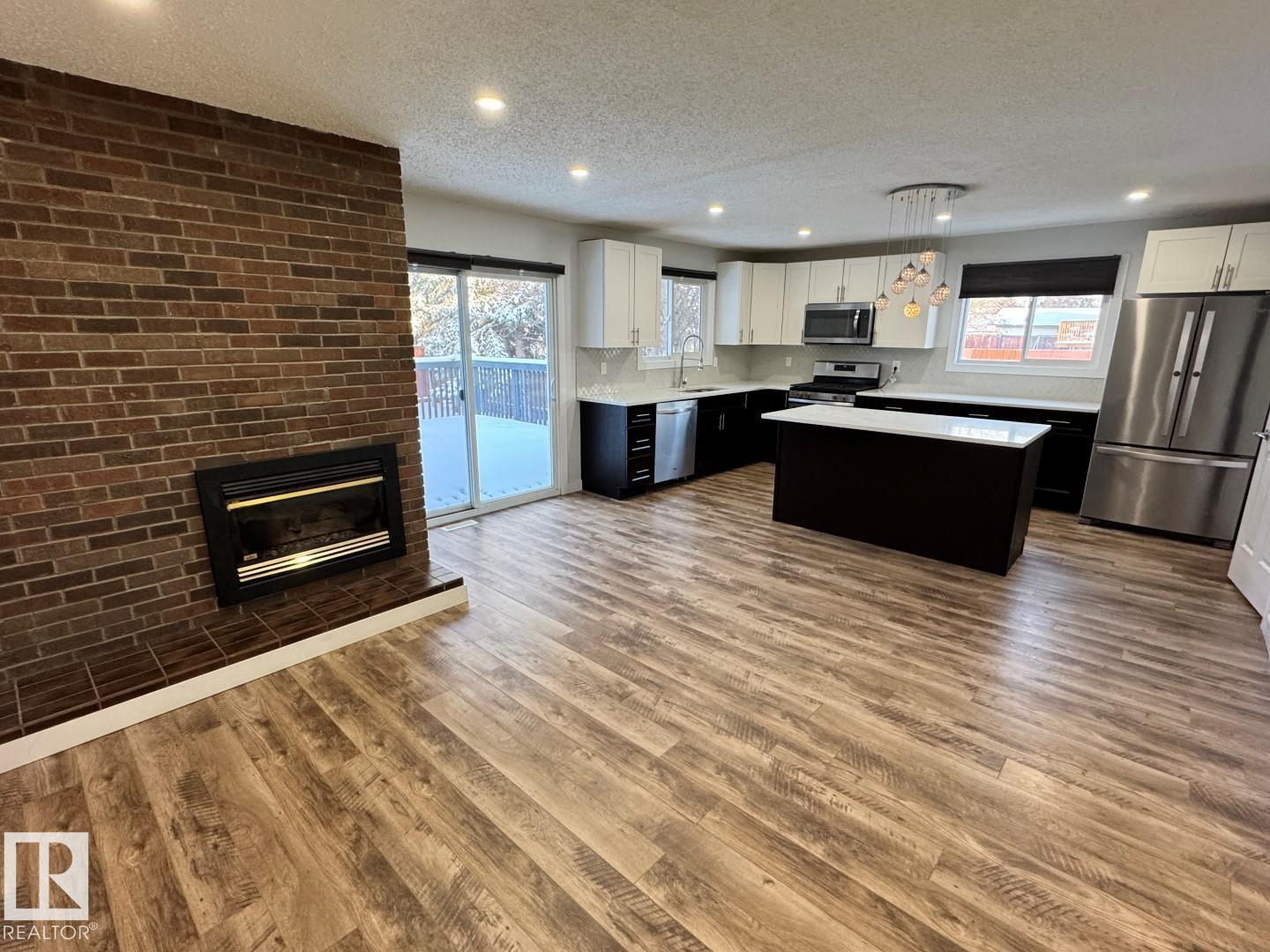 18404 66 Av Nw Property Photo 6
