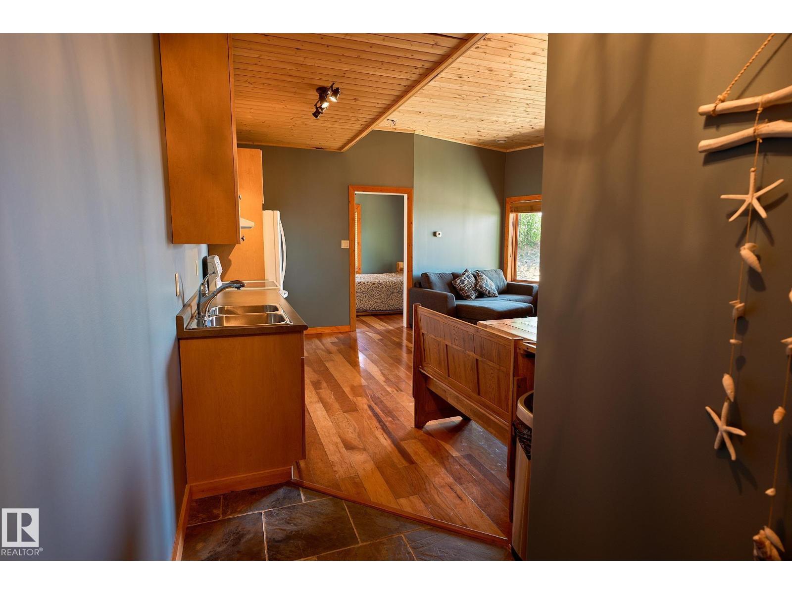 9 Upper Cr Property Photo 18