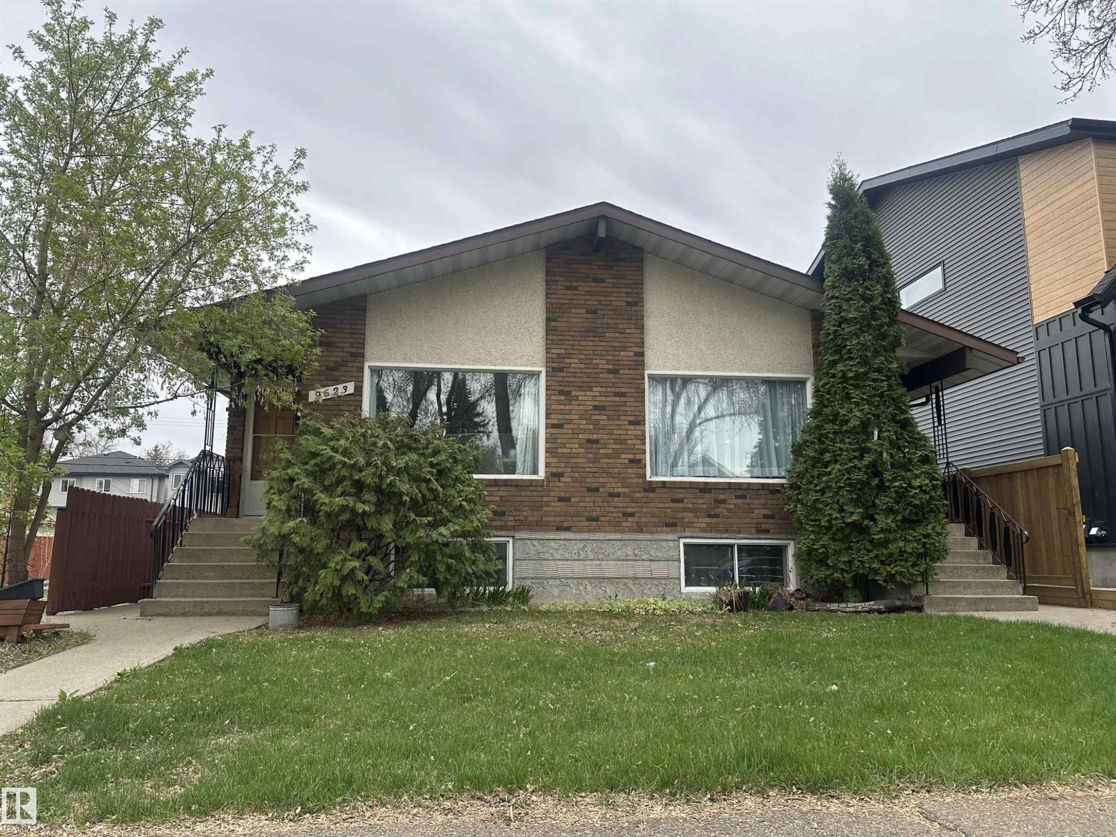9623/9625 73 Av Nw Nw Property Photo 2