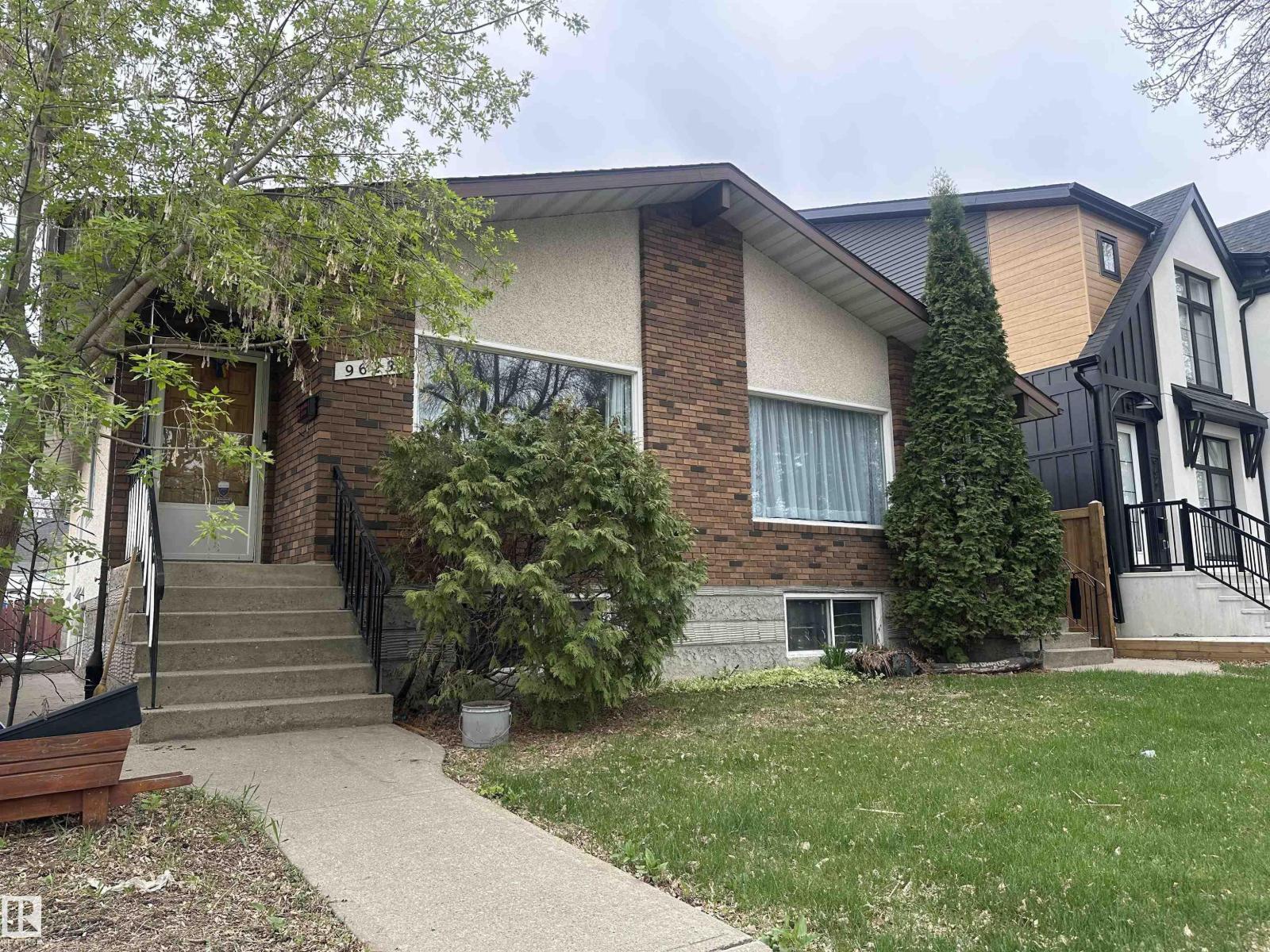 9623/9625 73 Av Nw Nw Property Photo 4