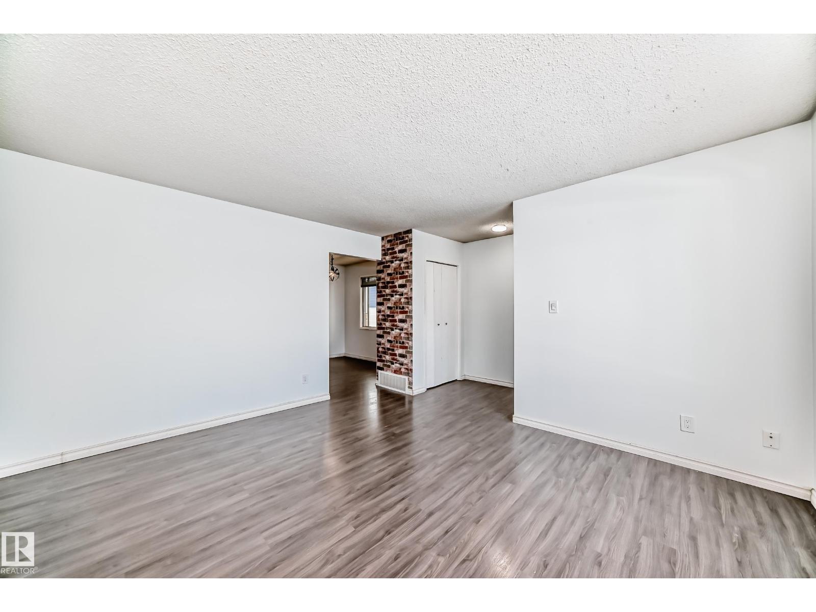 9623/9625 73 Av Nw Nw Property Photo 11