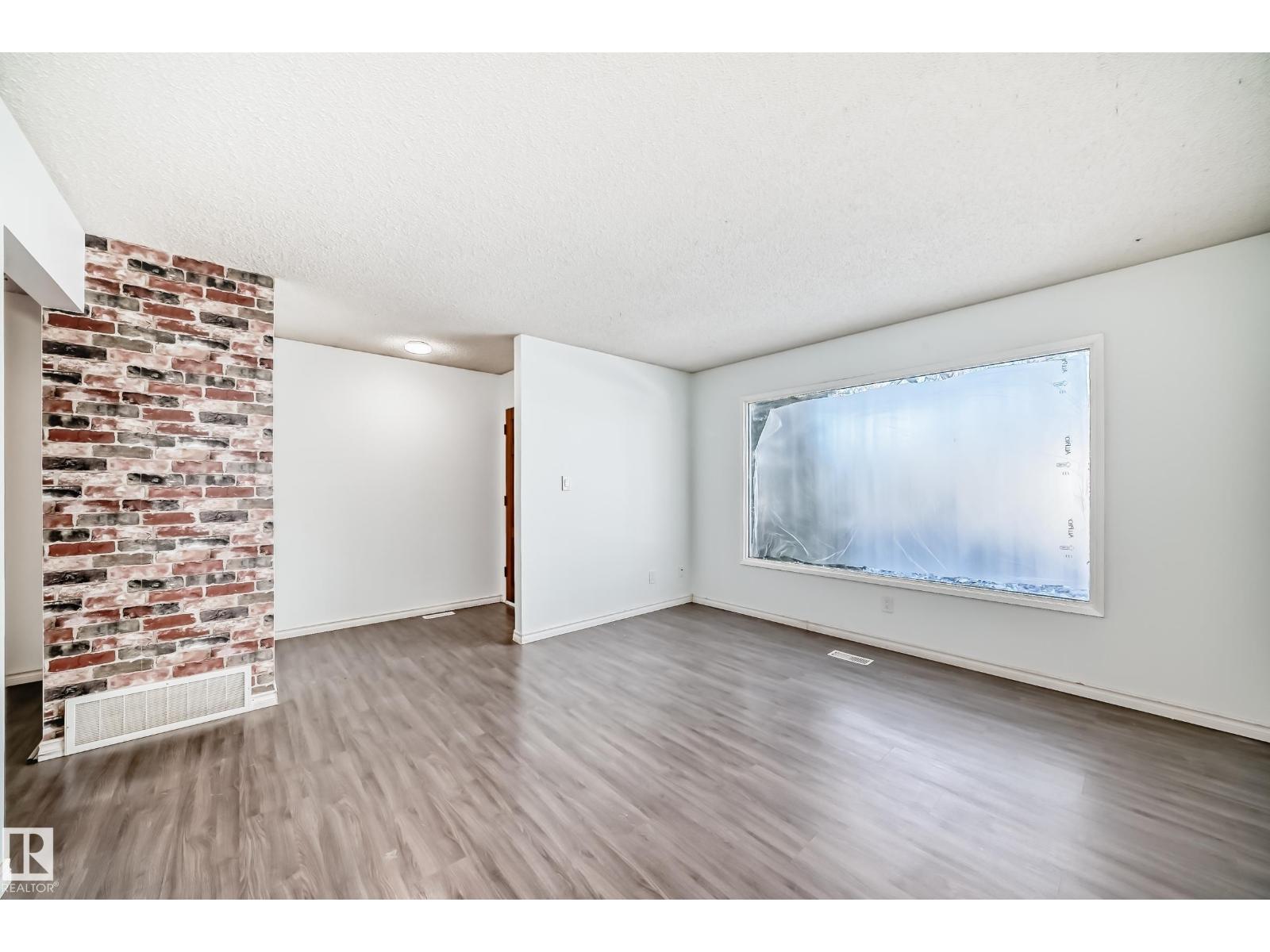 9623/9625 73 Av Nw Nw Property Photo 12